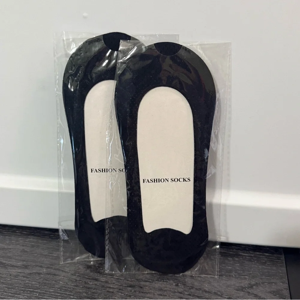 NIP 2 Pack Low Cut Non Slip Sock Liners for Flats